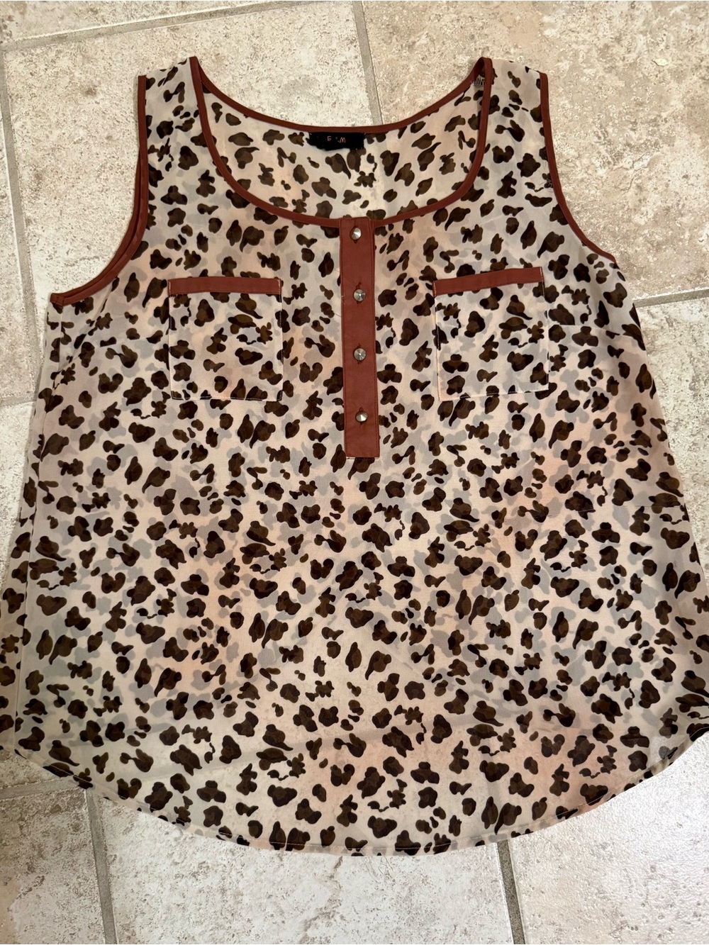 Sleeveless Leopard Print Tank Top in Brown